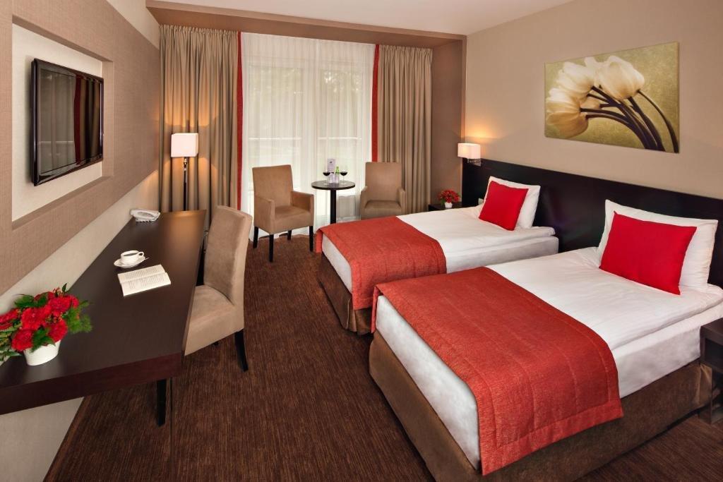 Z-Hotel Business & Spa Отвоцк Екстер'єр фото