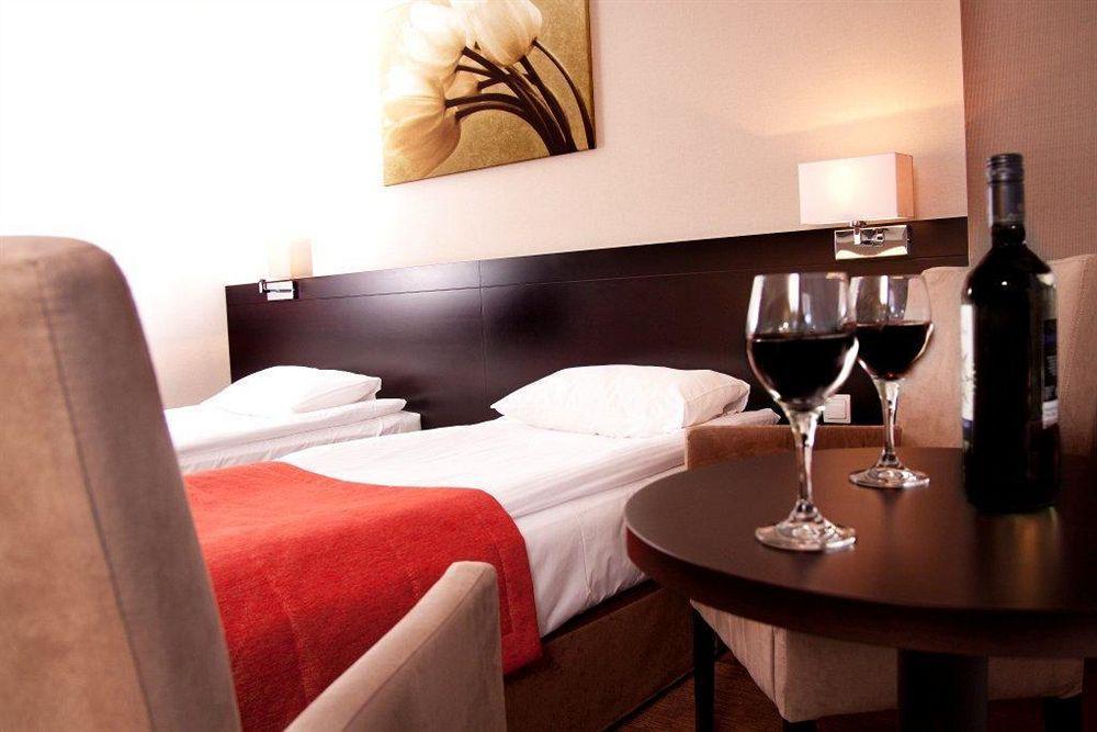 Z-Hotel Business & Spa Отвоцк Екстер'єр фото