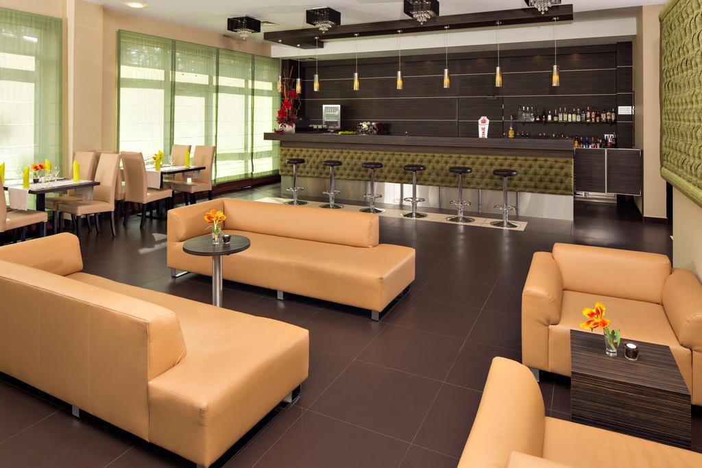 Z-Hotel Business & Spa Отвоцк Екстер'єр фото
