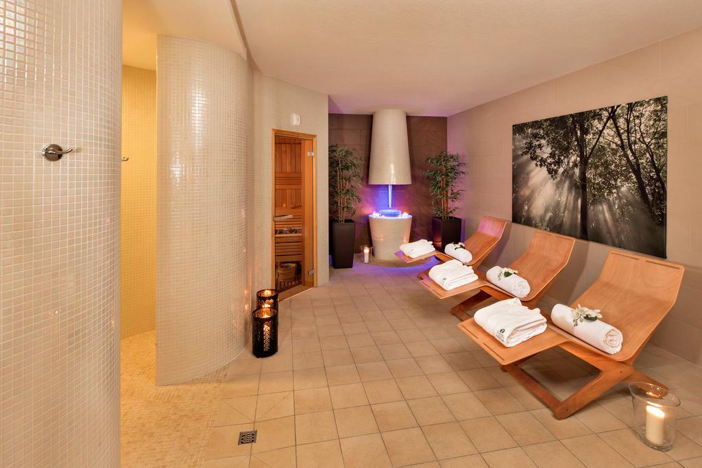 Z-Hotel Business & Spa Отвоцк Екстер'єр фото