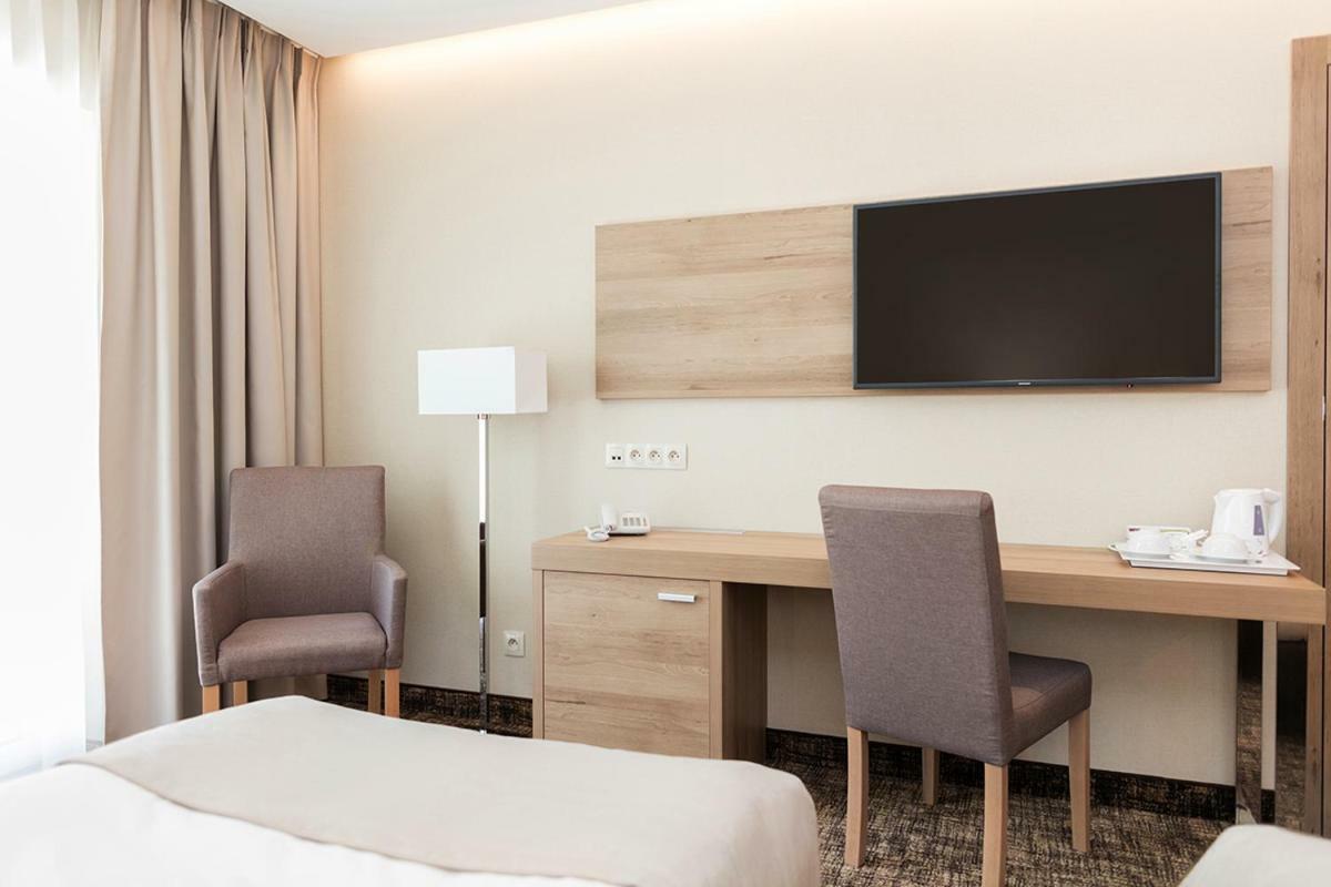 Z-Hotel Business & Spa Отвоцк Екстер'єр фото